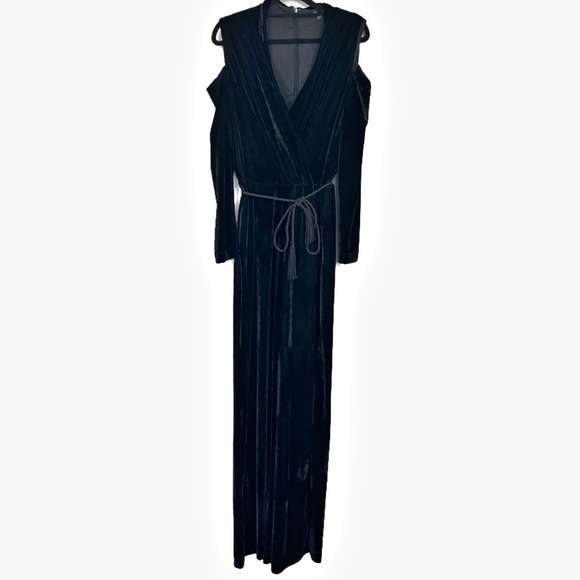 BOSTON PROPER VELVET COLD SHOULDER JUMPSUIT IN BLACK SIZE 8 ROPE BELT - Picture 1 of 15